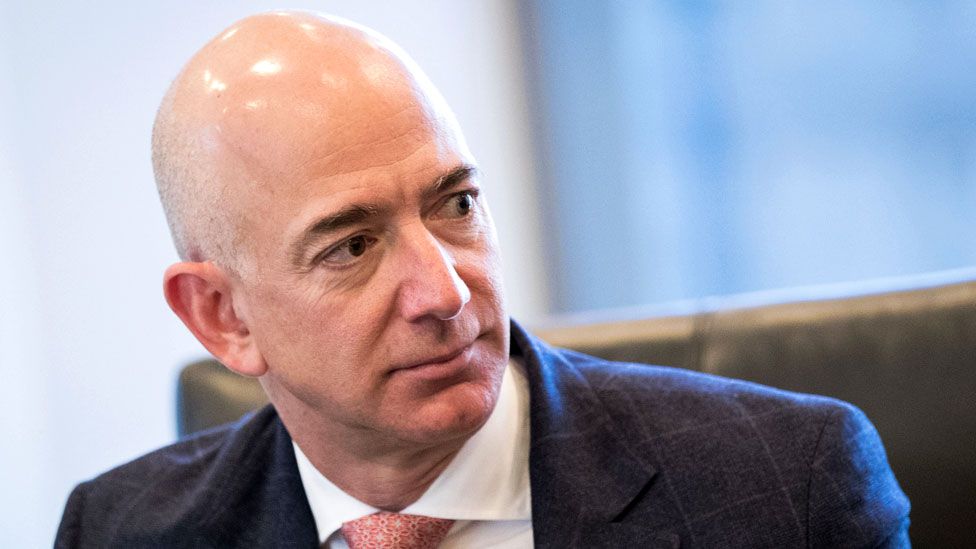 Jeff Bezos deja de ser el jefe de Amazon